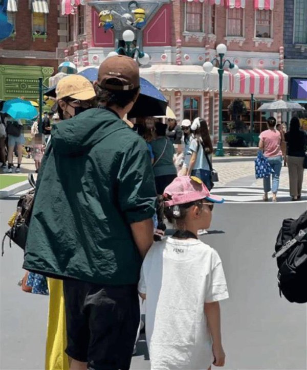 可转债配资业务 6岁小小糖穿满身名牌！唐嫣不晒娃只做这事，网友：这才是豪门真教育